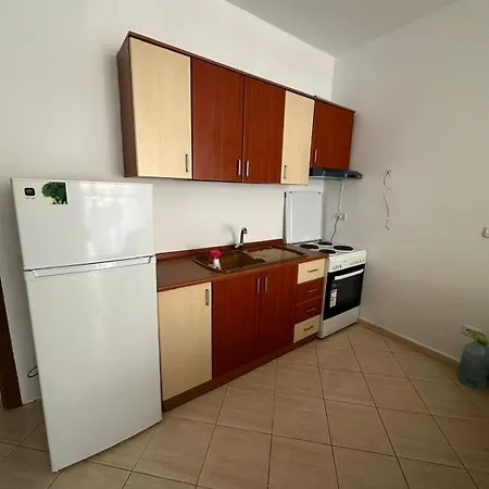 2 Bedroom Голем