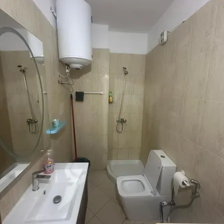 2 Bedroom Appartement *